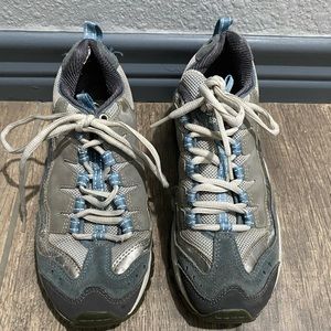 Skechers tennis shoes